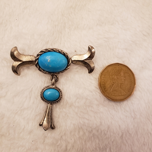 5for$25🥰 Vintage turquoise silver toned pin - Picture 1 of 5